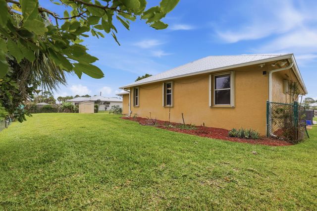 5660 SE Colee Avenue, Stuart, FL 34997