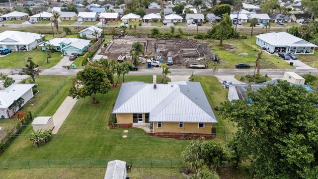 5660 SE Colee Avenue, Stuart, FL 34997