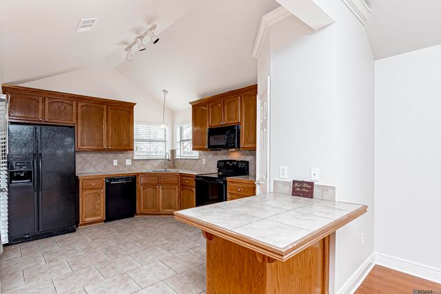 37024 Rivergate Ave, Geismar, LA 70734