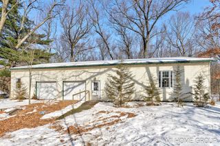 5525 Highland Avenue, Pullman, MI 49450