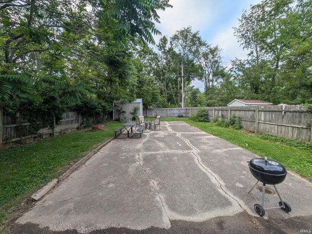 930 W Kirkwood Avenue, Bloomington, IN 47403