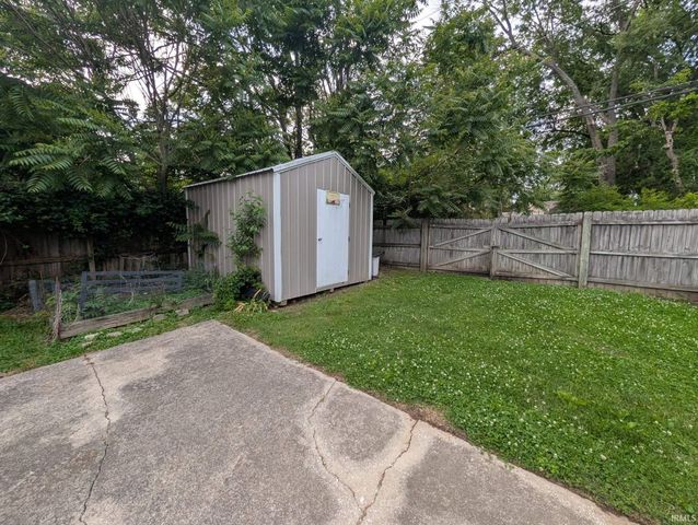 930 W Kirkwood Avenue, Bloomington, IN 47403