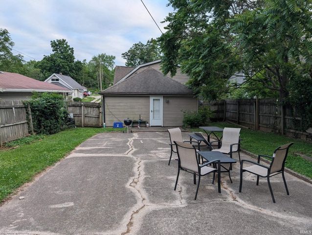 930 W Kirkwood Avenue, Bloomington, IN 47403