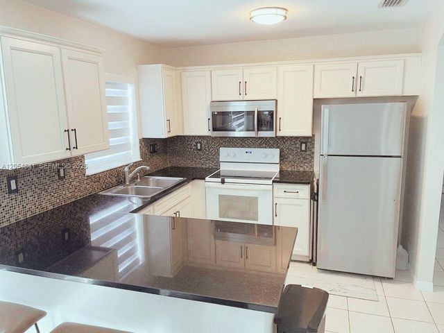 25586 SW 138th Place, Homestead, FL 33032