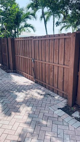 25586 SW 138th Place, Homestead, FL 33032
