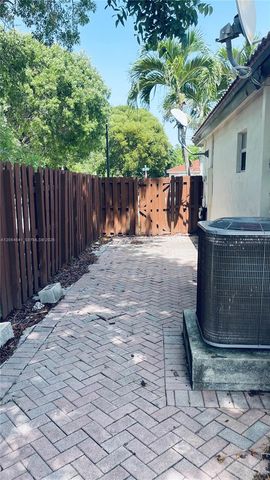 25586 SW 138th Place, Homestead, FL 33032