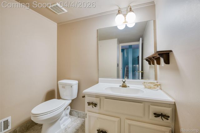 25178 Maplebrooke Drive, Southfield, MI 48033