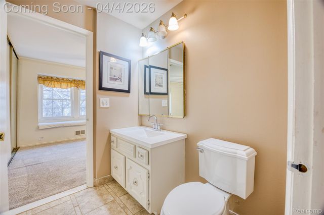 25178 Maplebrooke Drive, Southfield, MI 48033