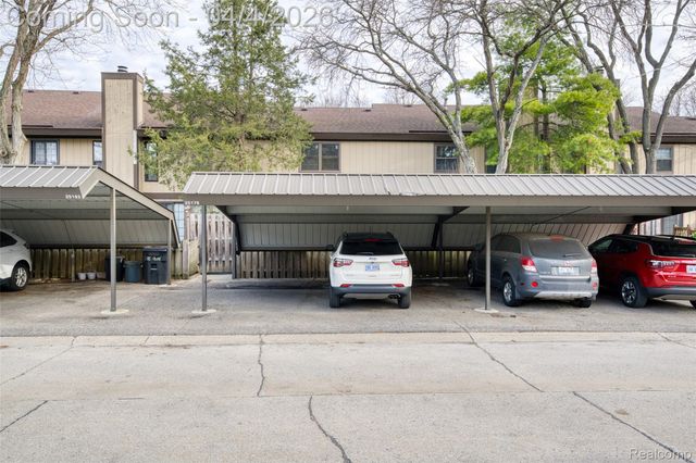 25178 Maplebrooke Drive, Southfield, MI 48033