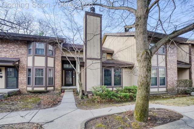 25178 Maplebrooke Drive, Southfield, MI 48033