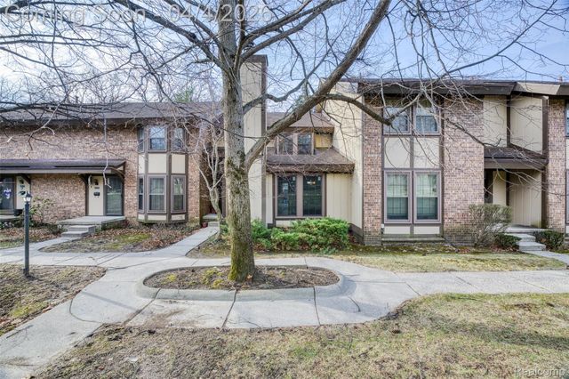 25178 Maplebrooke Drive, Southfield, MI 48033