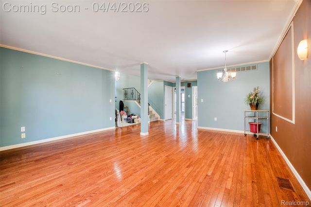 25178 Maplebrooke Drive, Southfield, MI 48033