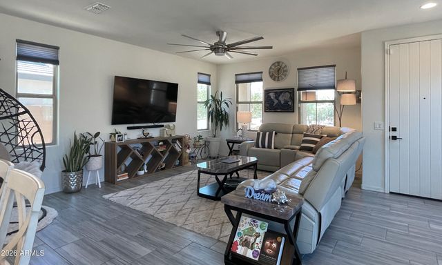 25623 N 21st Avenue, Phoenix, AZ 85085
