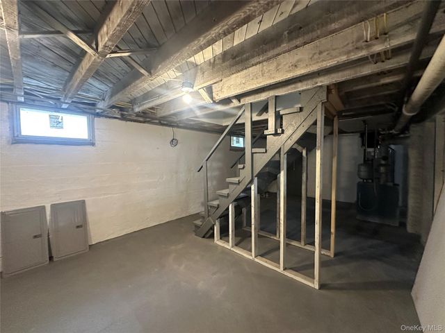 1 Alvin Street 1, Glen Cove, NY 11542