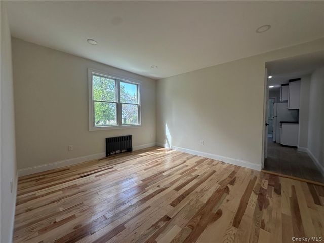 1 Alvin Street 1, Glen Cove, NY 11542