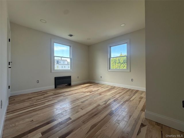 1 Alvin Street 1, Glen Cove, NY 11542