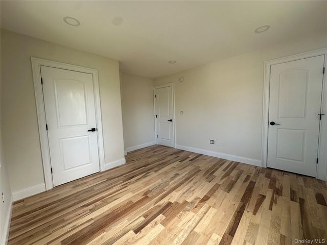 1 Alvin Street 1, Glen Cove, NY 11542