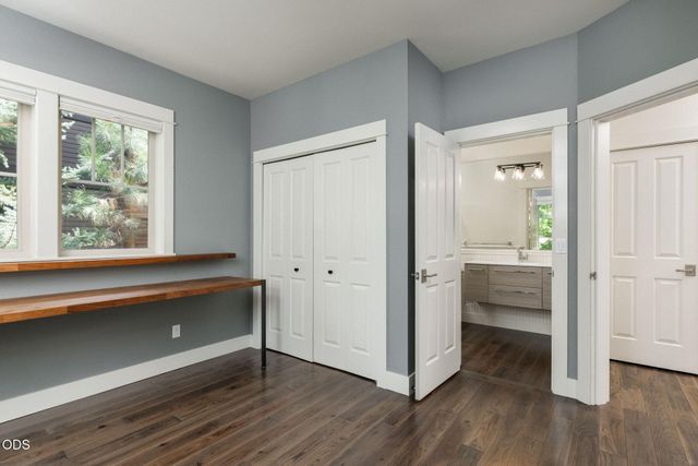 2425 NW Lemhi Pass Drive, Bend, OR 97703