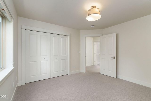 2425 NW Lemhi Pass Drive, Bend, OR 97703