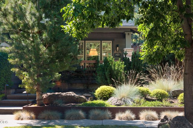 2425 NW Lemhi Pass Drive, Bend, OR 97703
