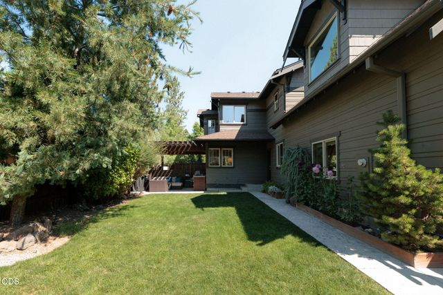 2425 NW Lemhi Pass Drive, Bend, OR 97703
