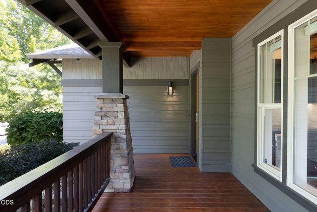 2425 NW Lemhi Pass Drive, Bend, OR 97703