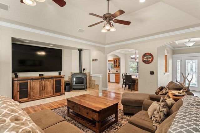 14375 Moss Drive, Redding, CA 96003