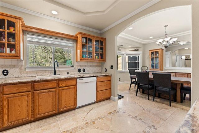 14375 Moss Drive, Redding, CA 96003