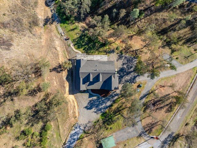 14375 Moss Drive, Redding, CA 96003