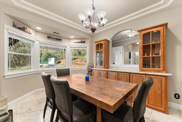 14375 Moss Drive, Redding, CA 96003