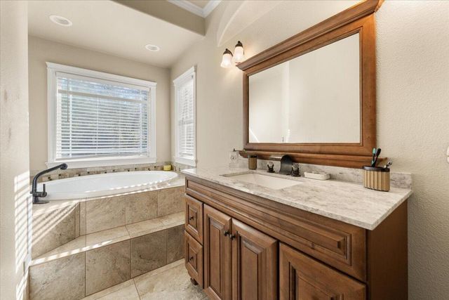 14375 Moss Drive, Redding, CA 96003