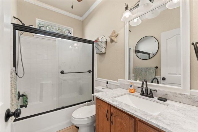 14375 Moss Drive, Redding, CA 96003