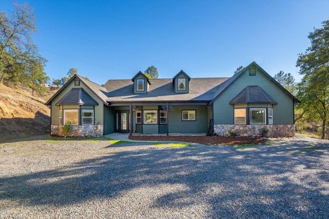 14375 Moss Drive, Redding, CA 96003