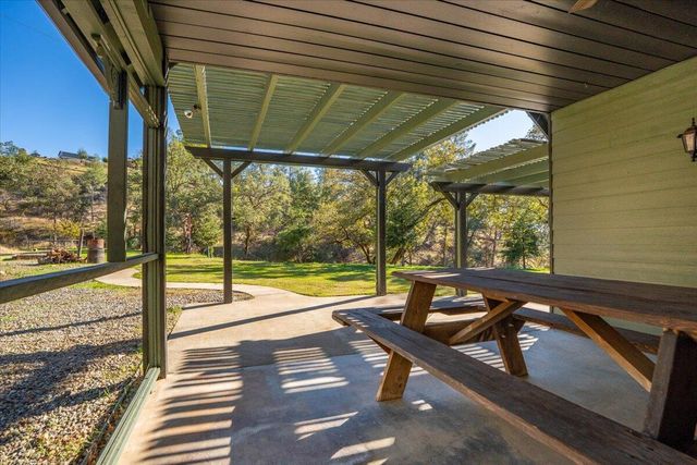 14375 Moss Drive, Redding, CA 96003