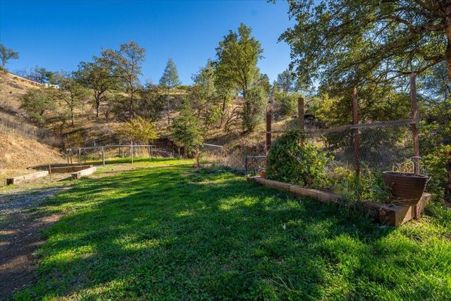 14375 Moss Drive, Redding, CA 96003