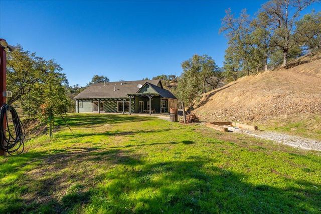 14375 Moss Drive, Redding, CA 96003