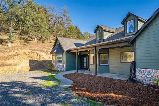 14375 Moss Drive, Redding, CA 96003