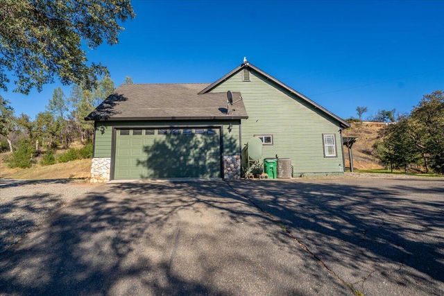 14375 Moss Drive, Redding, CA 96003