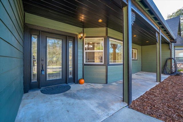 14375 Moss Drive, Redding, CA 96003