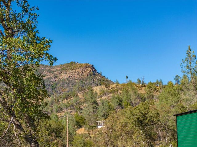 14375 Moss Drive, Redding, CA 96003