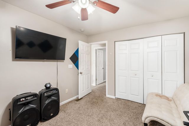102 Parkdale Drive, Johnstown, OH 43031