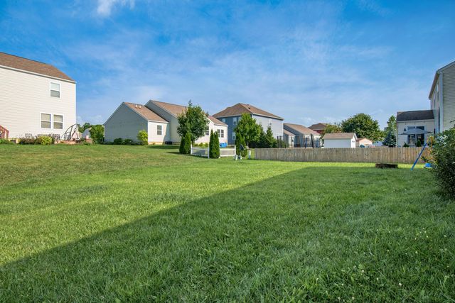 102 Parkdale Drive, Johnstown, OH 43031