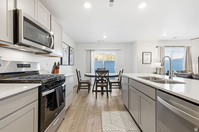 3329 E BIG BEND LN, Washington, UT 84780