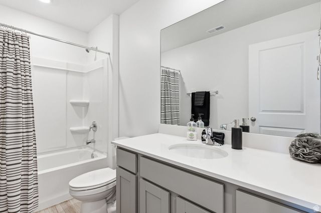 3329 E BIG BEND LN, Washington, UT 84780