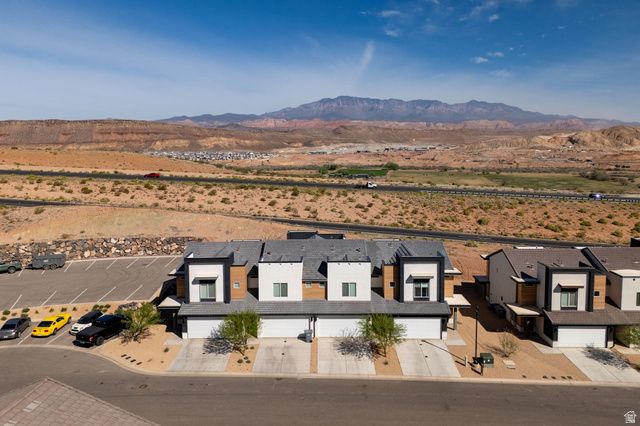 3329 E BIG BEND LN, Washington, UT 84780