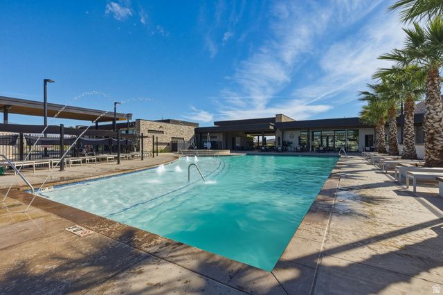 3329 E BIG BEND LN, Washington, UT 84780