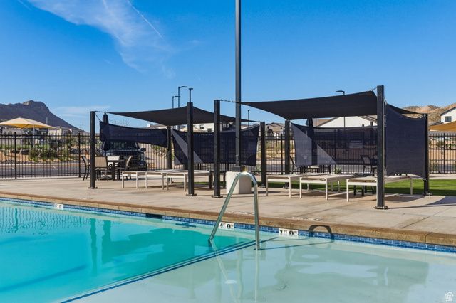 3329 E BIG BEND LN, Washington, UT 84780