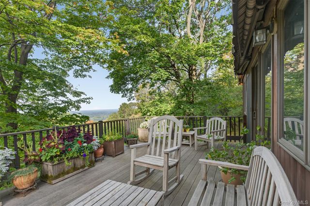 10 Abbott Lane, Cornwall On Hudson, NY 12520