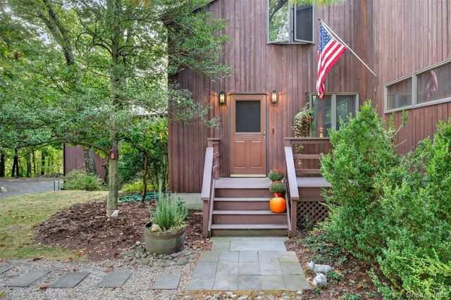10 Abbott Lane, Cornwall On Hudson, NY 12520