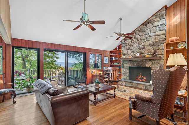 10 Abbott Lane, Cornwall On Hudson, NY 12520